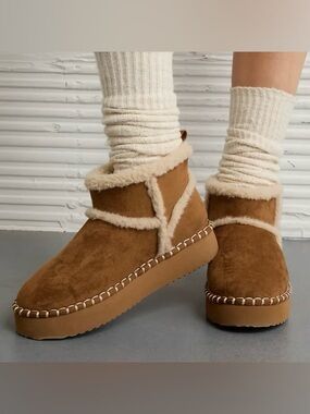 American Eagle Platform Faux Suede Sherpa Ankle Boots Brown Women’s Size 9